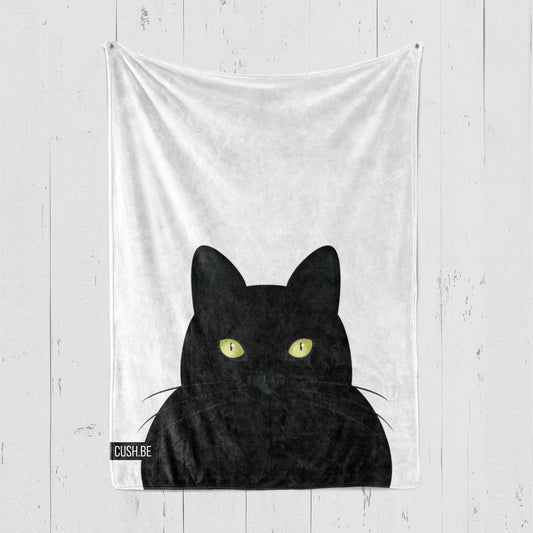Одеяло Черна котка със светнали очи