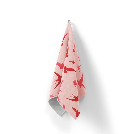 Домашна кърпа Летящи птици в розовото небе