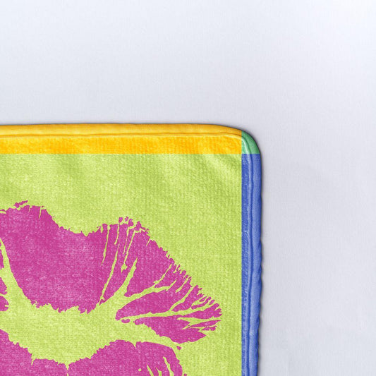 Плажна кърпа Поп Арт целувка