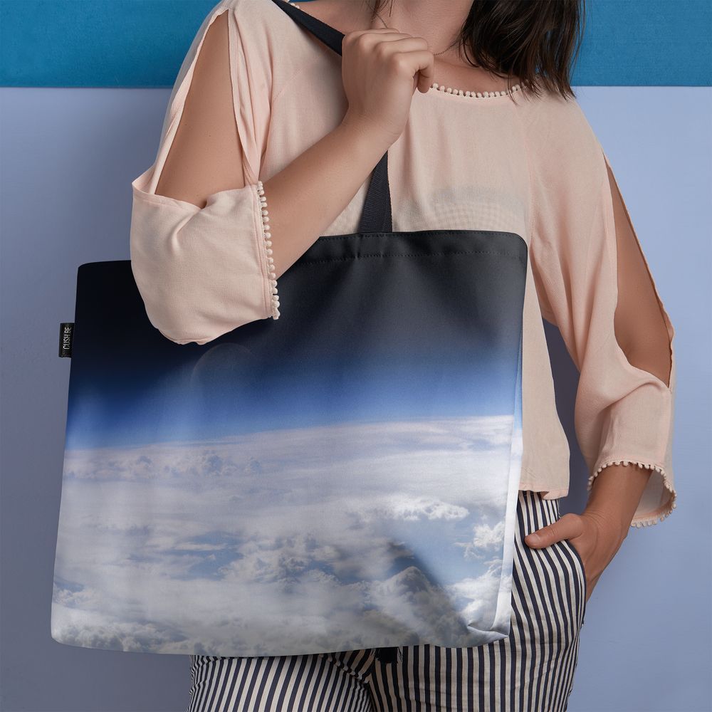 Голяма чанта Покривът на атмосферата